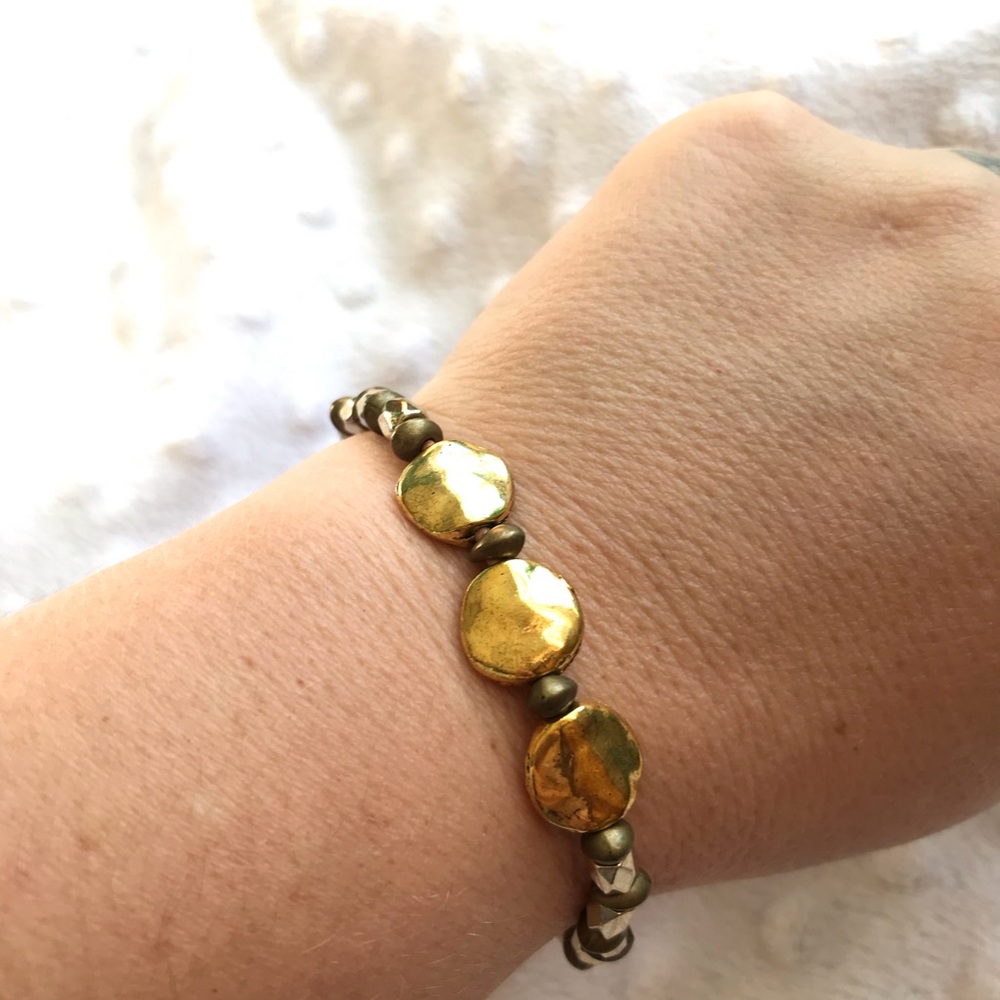 Gold tone bracelet - Picture 2 of 6